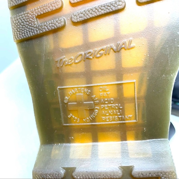 Dr. Martens Pascal Rainbow Combat Boots Style 1460 Lace Up Boots - Picture 10 of 11